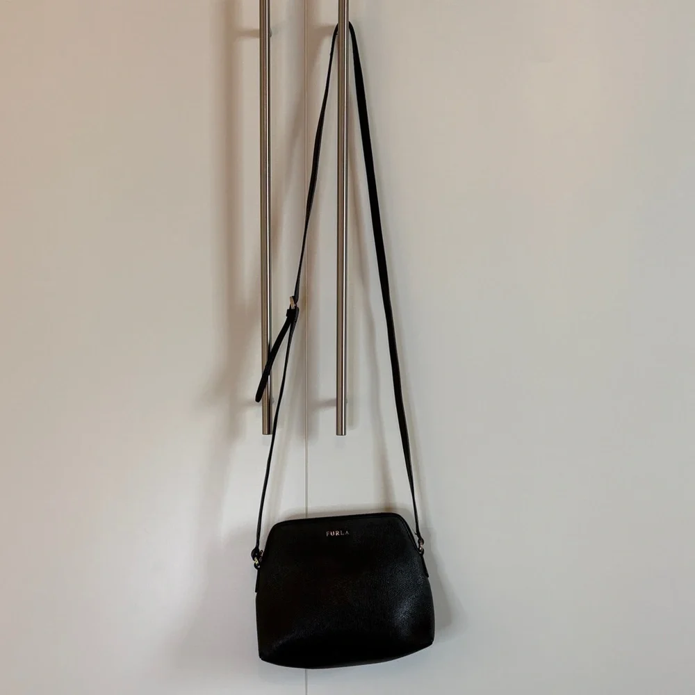 Furla Elegant Black Pebbled Leather Crossbody Bag